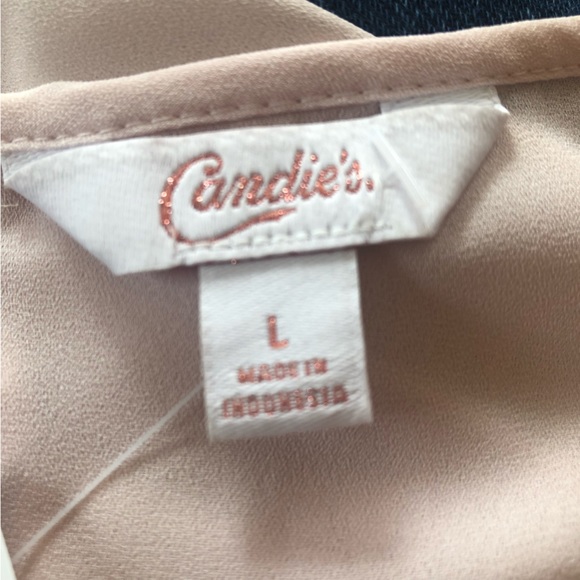 🌺 Soft Pink Blouse with Mesh Inserts 🌺 - Picture 10 of 15